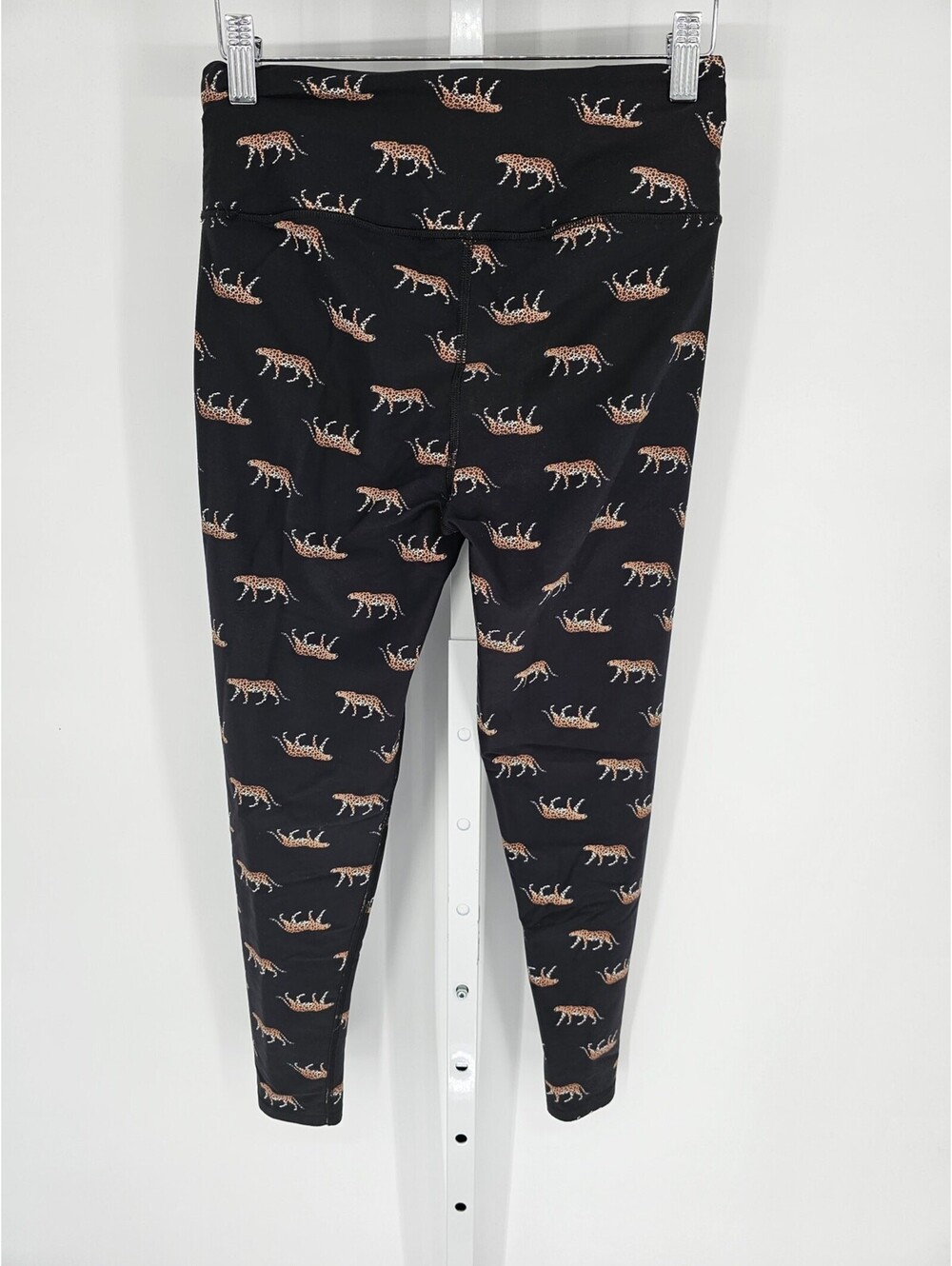 Victoria Sport Black Mid-Rise Knockout Leopard Leggings Size M